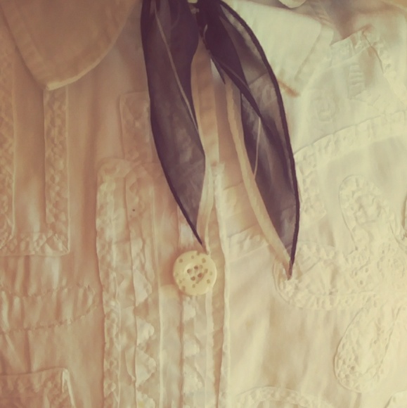 Life Style embroidery shirt Sz Med $22.+ free gift - Picture 2 of 7